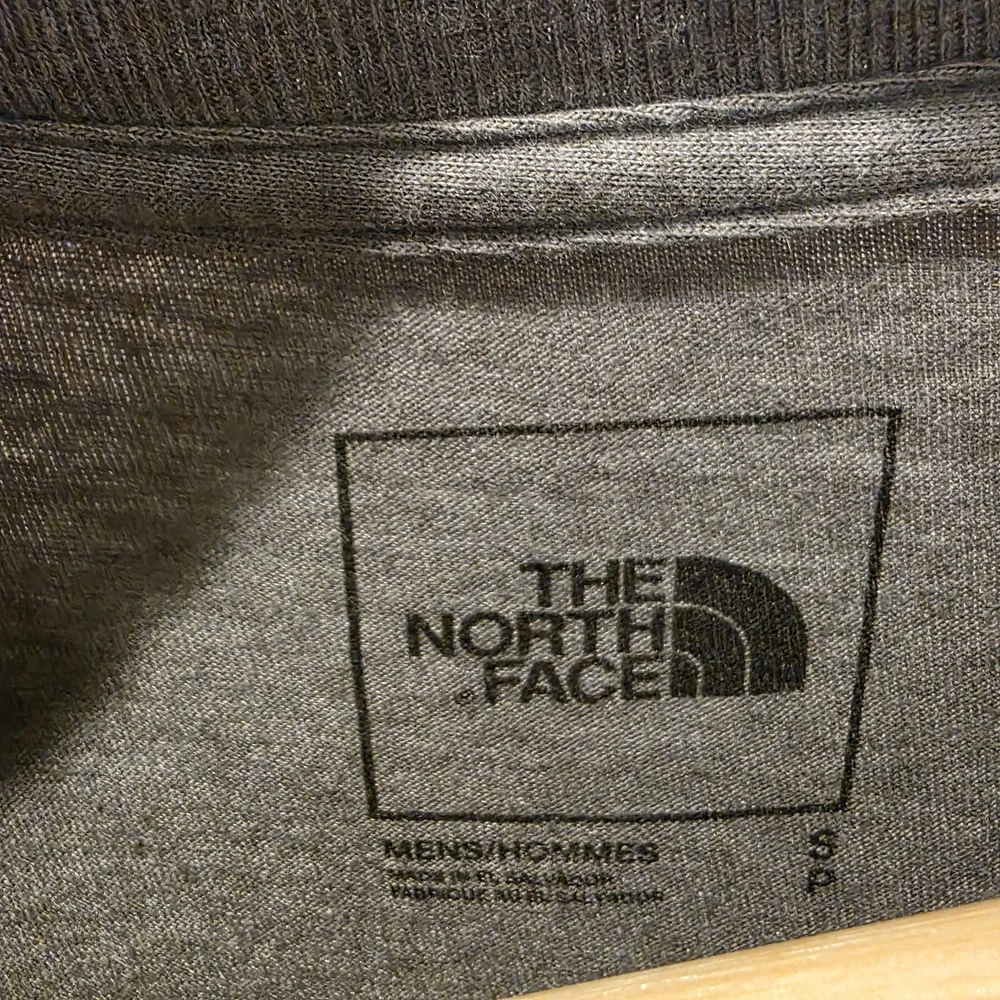 The North Face Mens Long Sleeve Shirt Gray Blue Camo Outdoor Hiking Casual Small